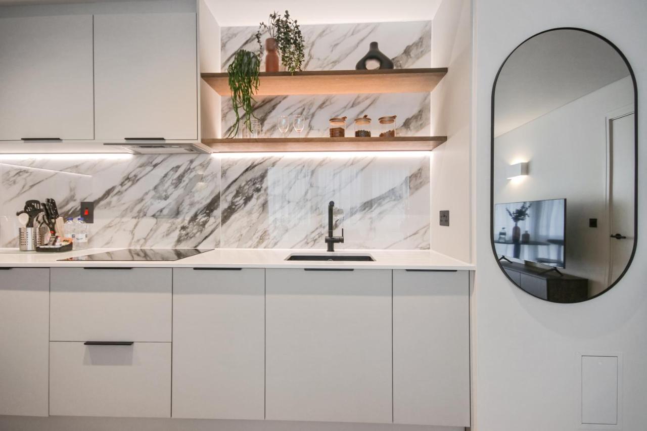 Bow Lane By Aeria Apartments ลอนดอน ภายนอก รูปภาพ